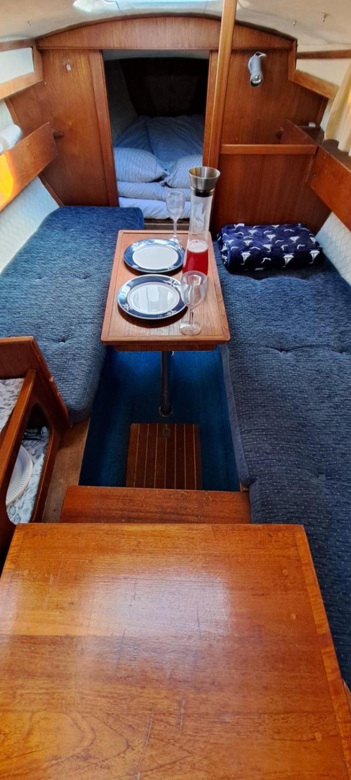 Botel Unique Boat 1 *